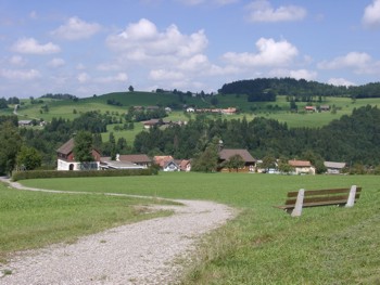 Freundliche Ansicht vom Schweizer Bauerndorf Müselbach.